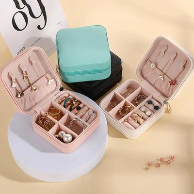 Mini-Schmuck-Aufbewahrungsbox, tragbar, für Zuhause, Reisen, Ohrringe, Halsketten, Aufbewahrungsbox für Damen, Schmuck-Organizer, PU-Leder, Vitrine