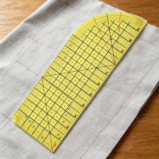 Curved Hot Hem Ruler Seam Guide Sewing Ruler Hot Ironing Hemming Ruler Guide for Sewing Fabric Hemming Press with Dry or Steam Iron