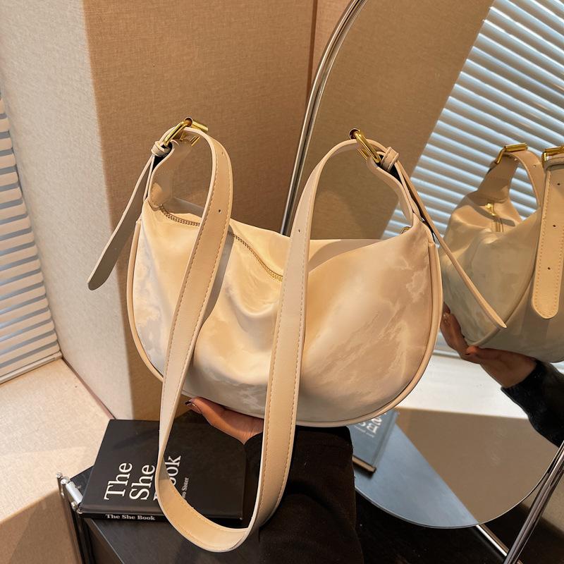 

Retro niche design dumpling bag women s new autumn and winter versatile casual shoulder messenger bag commuter bag бежевый