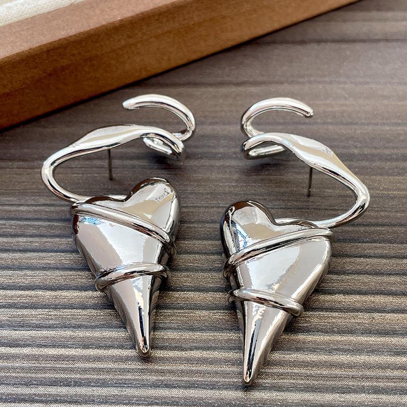 

2025 New Geometric Metal Wrap Asymmetric Heart Earrings for Women European American Style Personality Dangle Earrings Jewelry