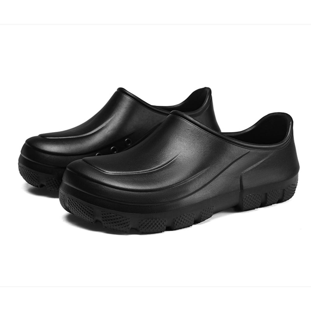 Fashion Summer Men Sandals Oilproof Waterproof Chef Shoes Doctor Nurse Shoes Lightweight Garden Sandals Casual Slippers Beach Aqua Shoes