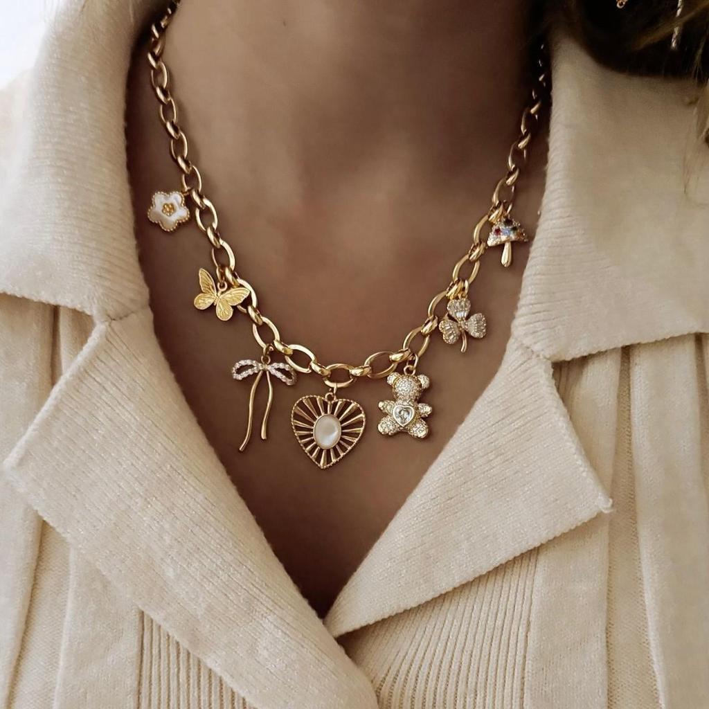 Retro Heart Teddy Bear Pendant Necklace with Bowknot & Flower - Sweet and Spicy Girl Style Clavicle Necklace for Women