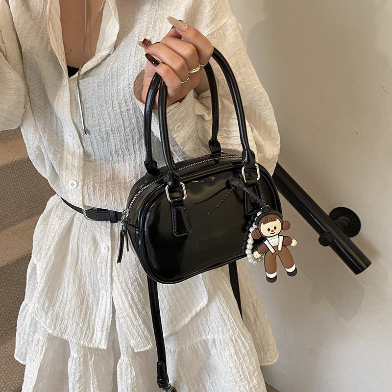 Premium Sense Niche Bag Women 2025 New Spring and Summer Fashion Casual Shoulder Messenger Bag Portable Bowling Bag