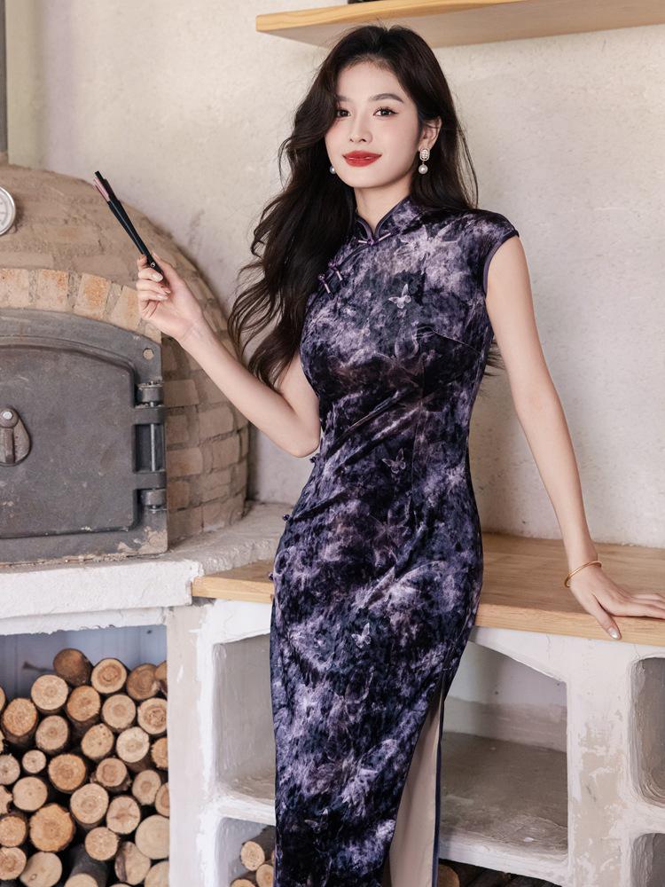 Velvet Sleeveless Qipao: Modern Chinese Style Evening Dress for Women