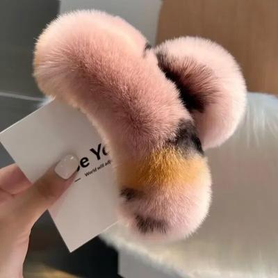 Pinzas para el cabello de invierno con forma de conejo Cómodas pinzas grandes para el cabello Hermosas pinzas para el cabello de conejo de color sólido Adorno para la cabeza a la moda