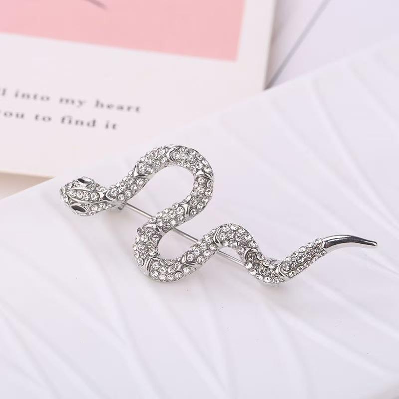 

Unisex Plant Pins Brooch Women s Rhinestone Leaf Brooches Office Party Casual Accessories Gifts