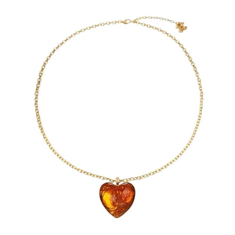 2025 Autumn & Winter High-End Versatile Heart Necklace for Long Sweaters