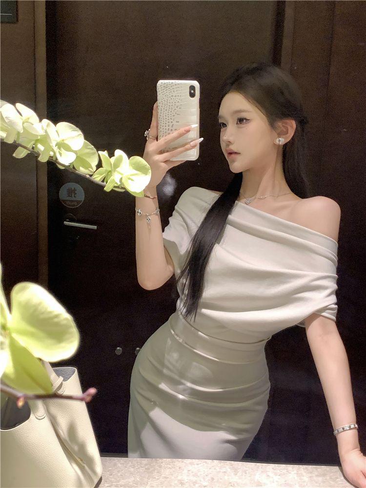 Elegant High-Waisted French Batwing Sleeve Summer Dress with Pleated Irregular Design
