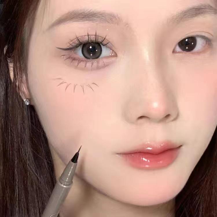 

Merssitin Ultra-Fine Waterproof Brown Eyeliner Pen - Long-Lasting Smudge-Proof for Lower Lash Line and Lower Eyelashes.