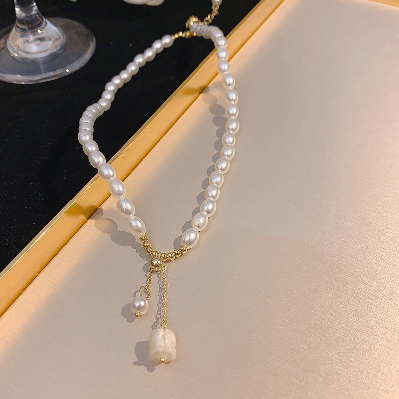 Baroque Pearl Necklace Women's Niche Light Luxury Versatile Love Beaded Collarbone Chain Temperament Pendant Wind