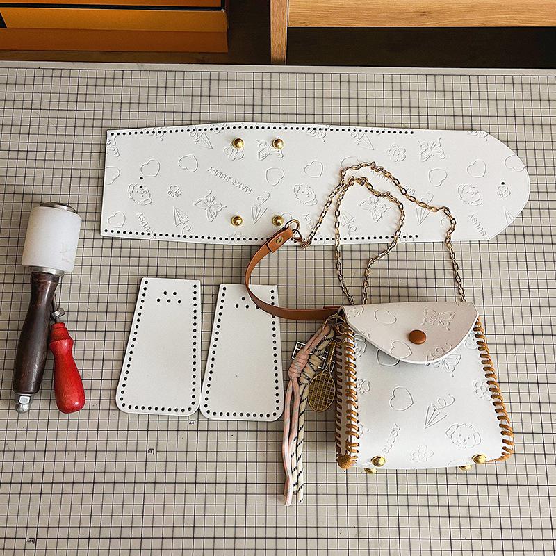 

Handmade DIY Weaving Kit: Chain Shoulder Crossbody Bag for Team Building Activities Without Pendant