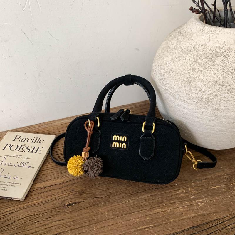 

Premium retro Boston portable pillow bag women s 2025 autumn and winter new versatile fashion shoulder messenger bag чёрный