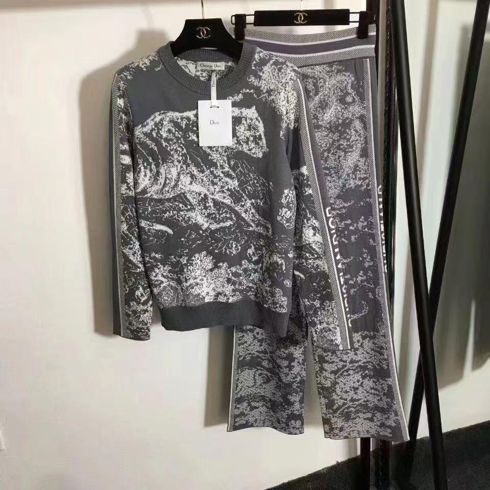 European 2022 Autumn/Winter Slim Fit Animal Pattern Knit Sweater & Wide-Leg Pants Set