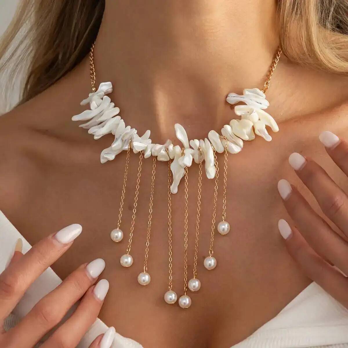 IngeSight.Z Temperament Irregular Scallop Imitation Pearl Tassel Pendant Necklace Women Boho Luxury Clavicle Chain Jewelry 2026