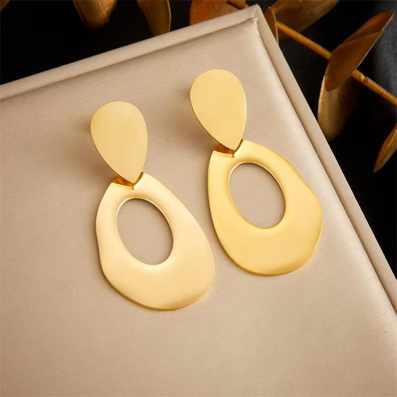 Simple Design Hollow Out Oval Earring Smooth Fashion Earrings  Gold Plated Stainless Steel Lady  Stylish