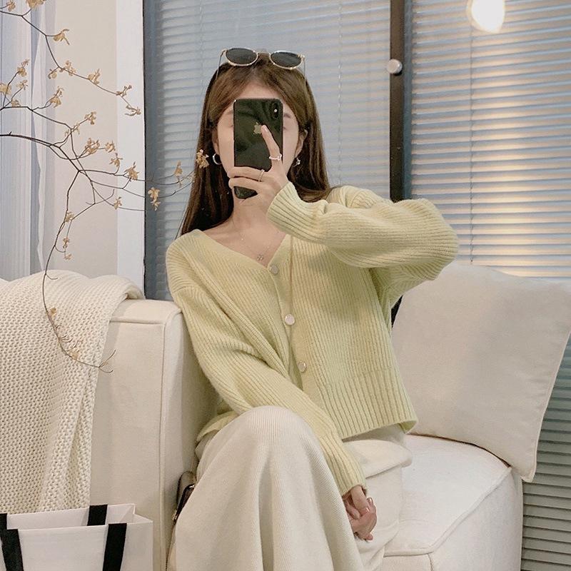 Autumn and Winter Gentle Style Loose Women's V-neck Knitted Cardigan Sweater Top for Women