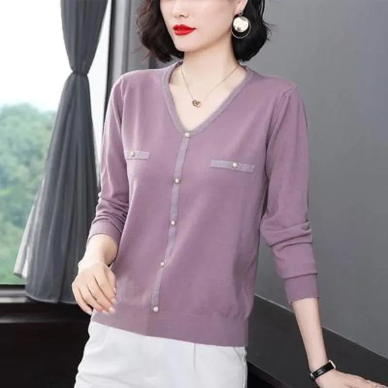 Autumn and Winter V-neck Sweater Knitted Bottoming Shirt Women's Korean Version of Loose Buttons Western Style Long-sleeved Bright Silk Blouse