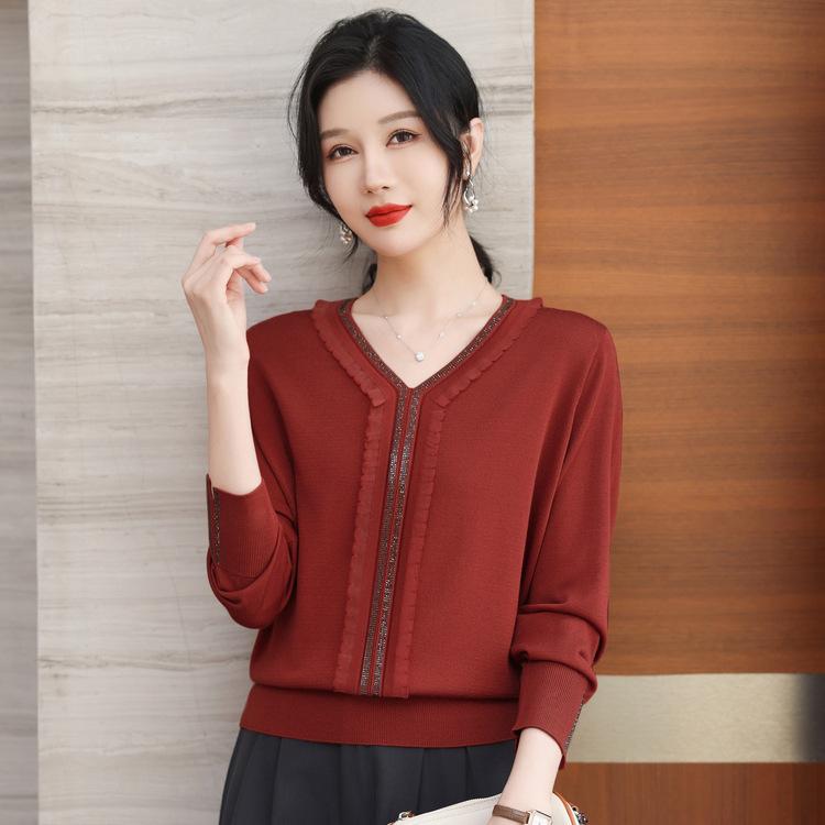 Middle-aged Mother with Skirt Top Covering Belly Bottoming Shirt V-neck Sweater for Women In Spring and Autumn Thin Sweater