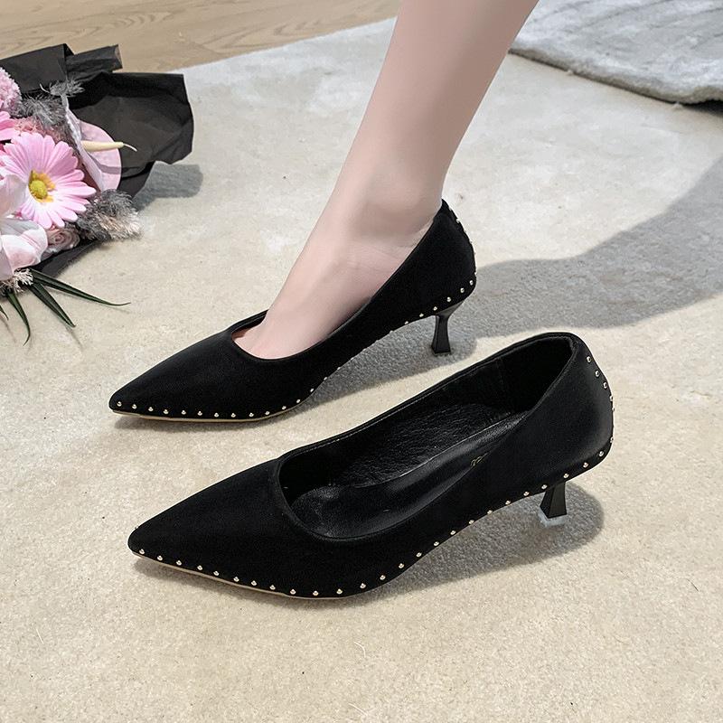 

Rivet high heels women s autumn and winter new pointed head shallow mouth stiletto single shoes temperament professional work shoes women 41 чёрный