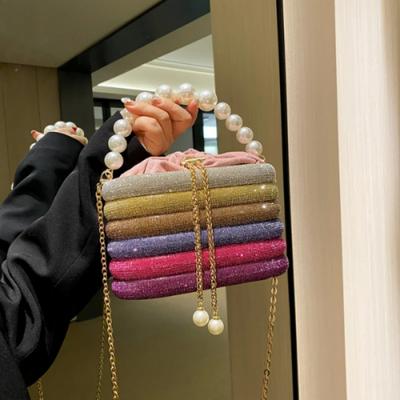 Borse da sera di lusso per donna Borsa a tracolla con catena e perline di perle abbaglianti Pochette per feste serali 2025 Borse di lusso di design