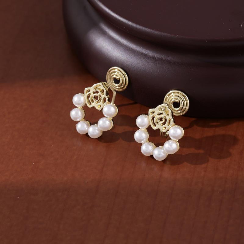 Vintage French Pearl No-Pierce Earrings: Elegant Luxury Clip-ons for Women