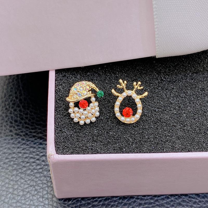 Asymmetrical Reindeer Stud Earrings: Fashionable & Unique High-End Christmas Ear Jewelry