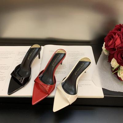 Été 2025 nouveaux talons hauts pointus avec demi-chaussons à talons aiguilles pour femmes en cuir verni noir sandales simples polyvalentes