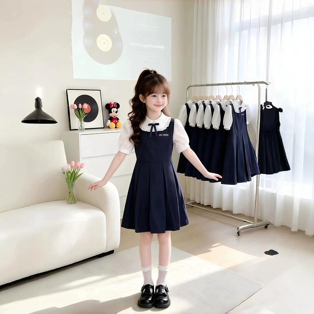 Vestito Estivo da Bambina a Maniche Corte con Colletto Peter Pan, Stile Scolastico, per Bambini di Mezza Età e Più Grandi.