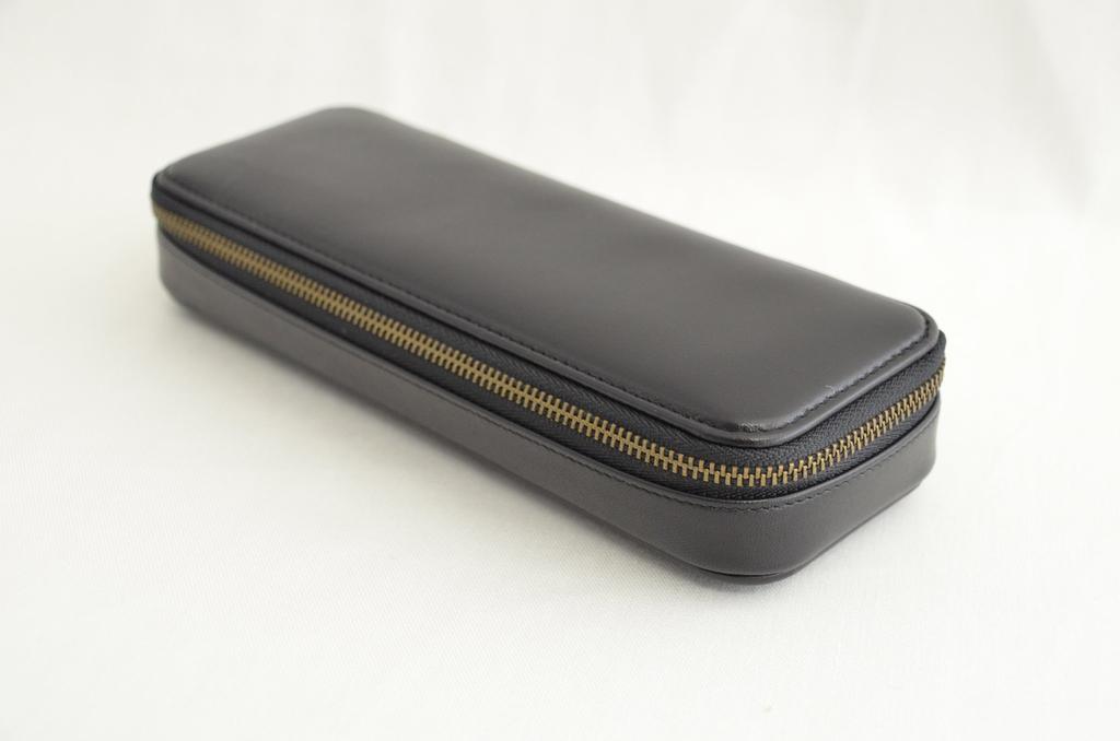 Koizumi Manufacturing COBU Federmäppchen, Reißverschluss C5, Schwarz