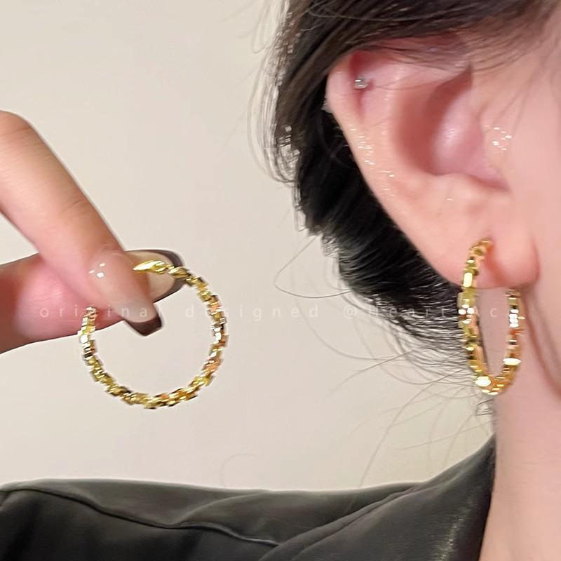 Spicy Girl Vibe: 2025 Sweet & Cool Niche Tassel Earrings - Chic & Slimming Long Design