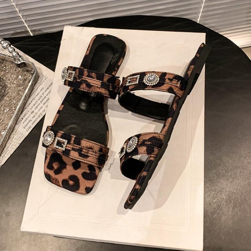 Sommer Neue Zehenfreie Flache Sandalen 2025 Modisch und Bequem Rutschfest Schwarzer Leopardenmuster Lässig Leicht Damen Schuhe