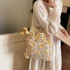 Yogodlns Neue vielseitige gewebte Stroh-Umhängetasche für Damen, handgefertigte gewebte Tasche mit Blumenmuster und Hohlmuster für Damen, Strandtasche für den Urlaub am Meer