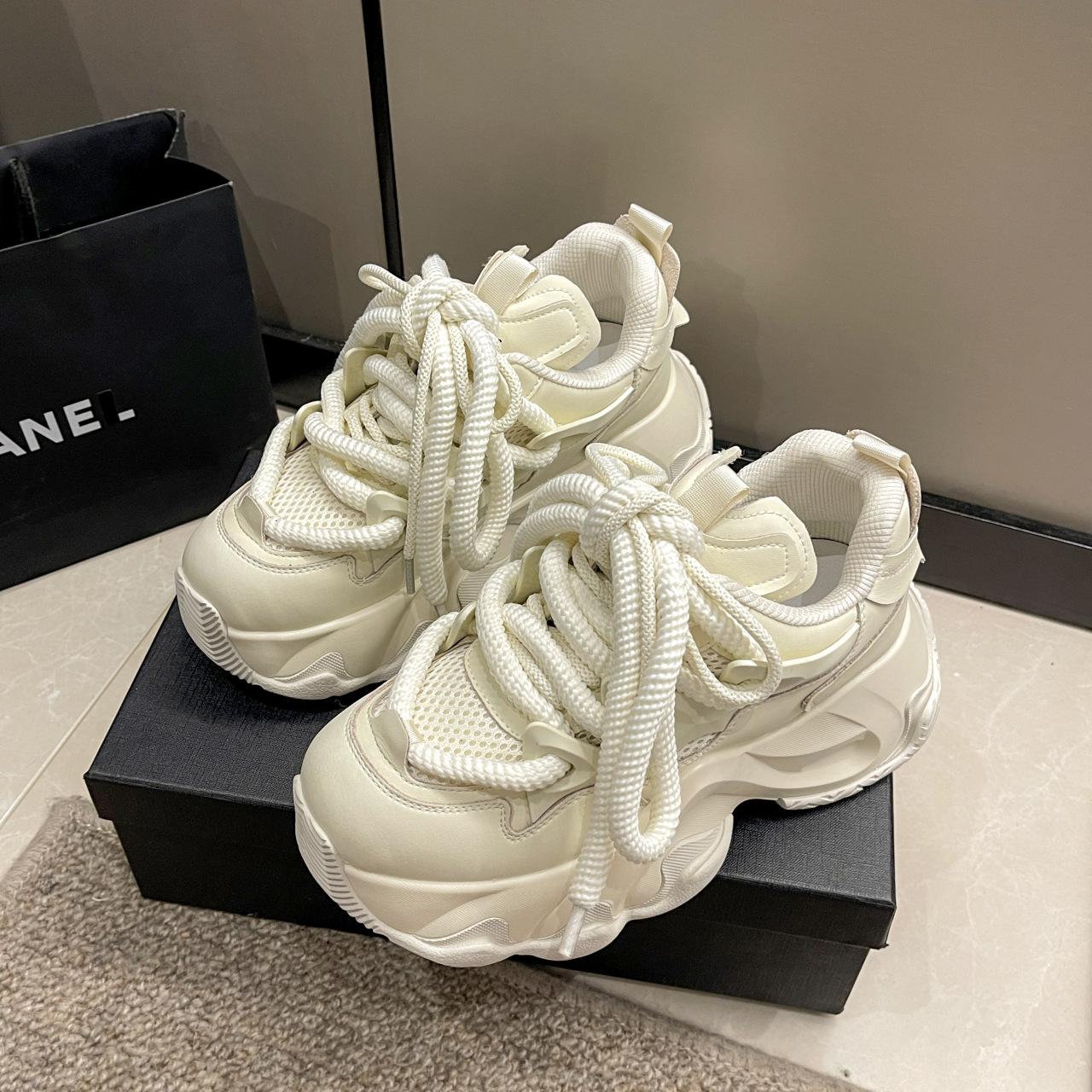 

Модные черные женские кроссовки на платформе 2024 года, весна, шнуровка, толстая подошва, вулканизированная обувь, женская дышащая спортивная обувь из искусственной кожи 37(3) бежевый