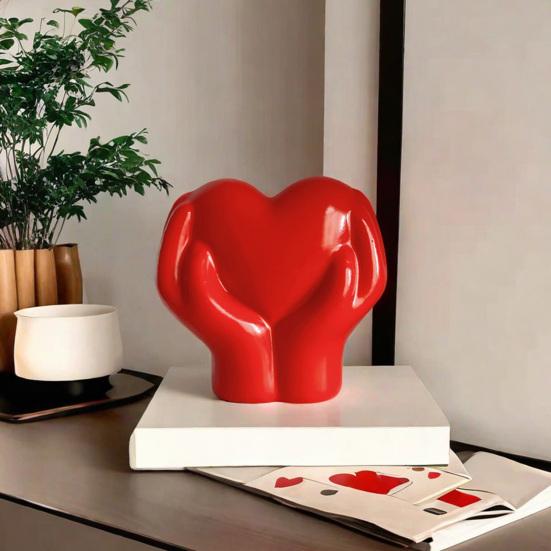 Valentine's Day Love Heart Figurine Double Hands Holding Heart Resin Statue Wedding Party Home Office Desktop Decoration