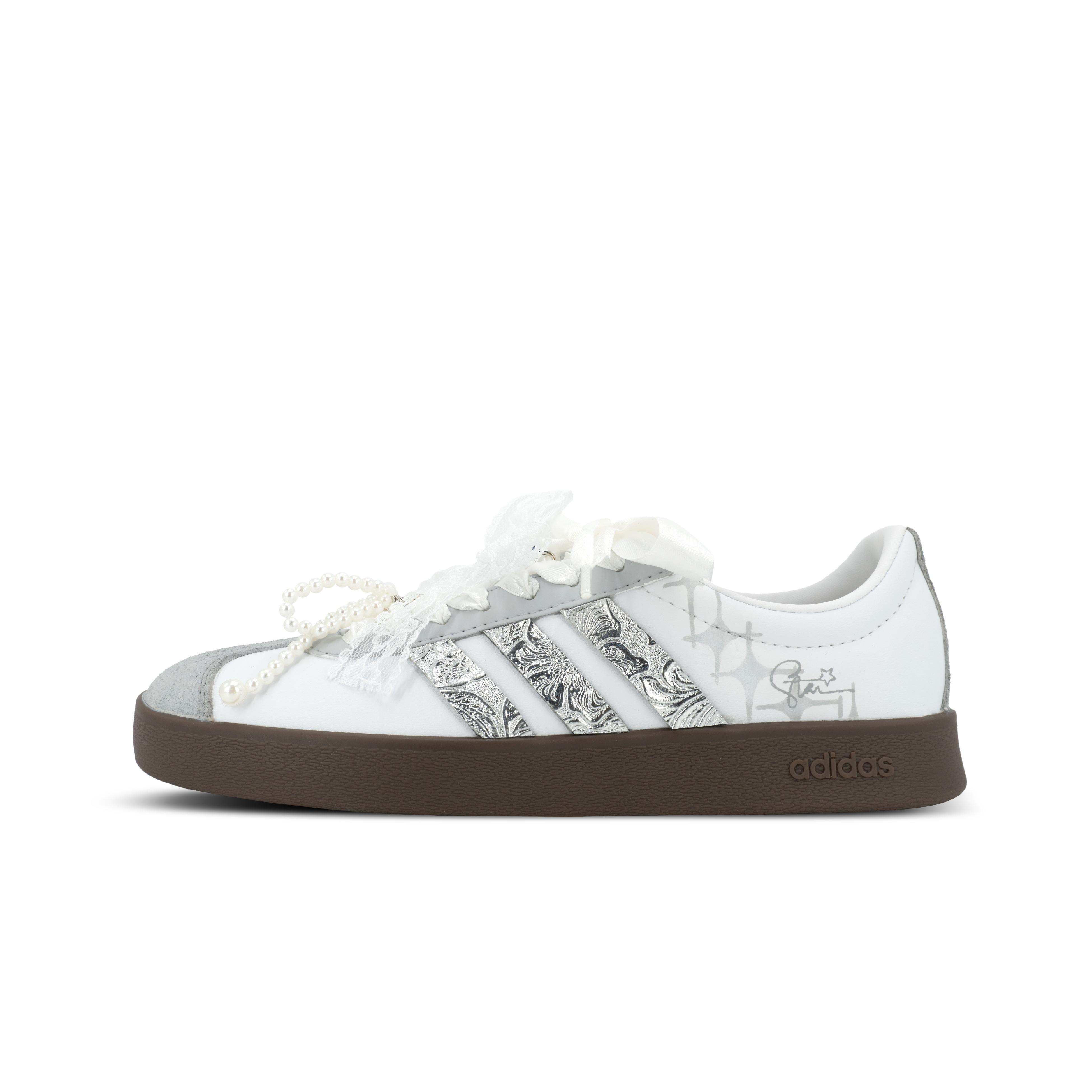 

Adidas Vl Court Classic Scarlet Interference Jester XJDD Bright Silver Meteor Low top Skateboard Shoes Women s Silver JQ2470(team1369-) 35⅔
