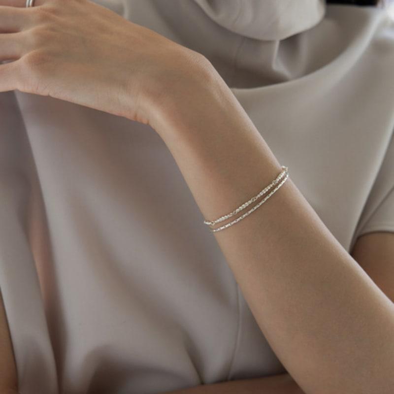 Dawn of Me New. Shell Chain Bracelet
