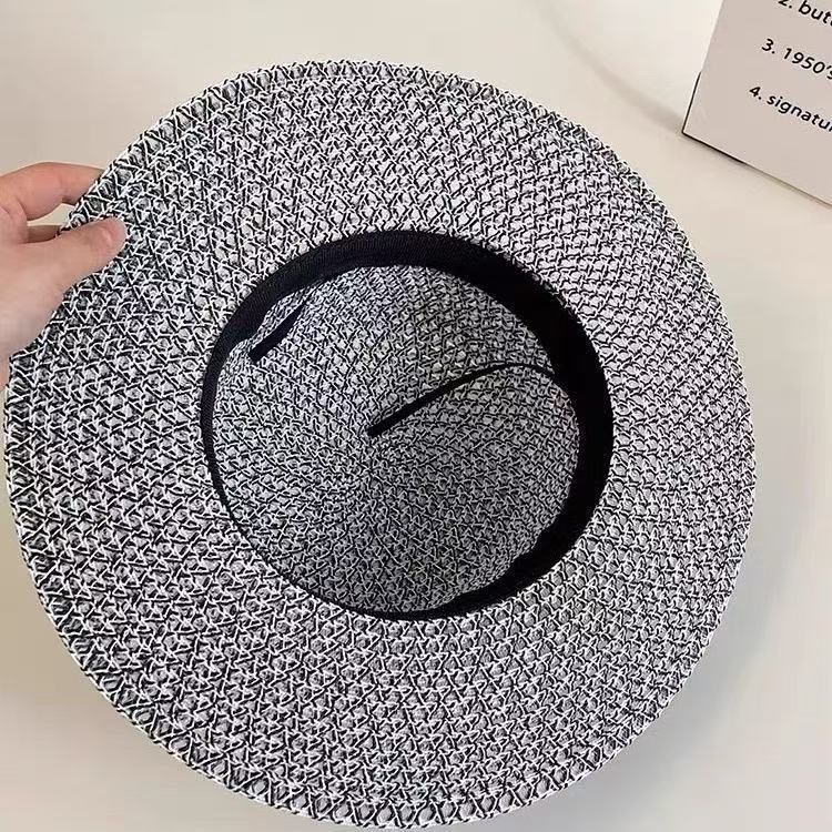 French small fragrant black and white hollow flat top straw hat women's summer British style temperament top hat travel vacation sun protection hat
