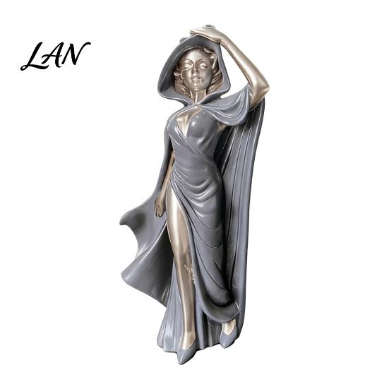 High-end Photography Prop Mysterious Black Cloak Witch Queen Resin Statue, Gothic Elegant Female Stylized Sculpture Figurine, Dark Art for Entryway