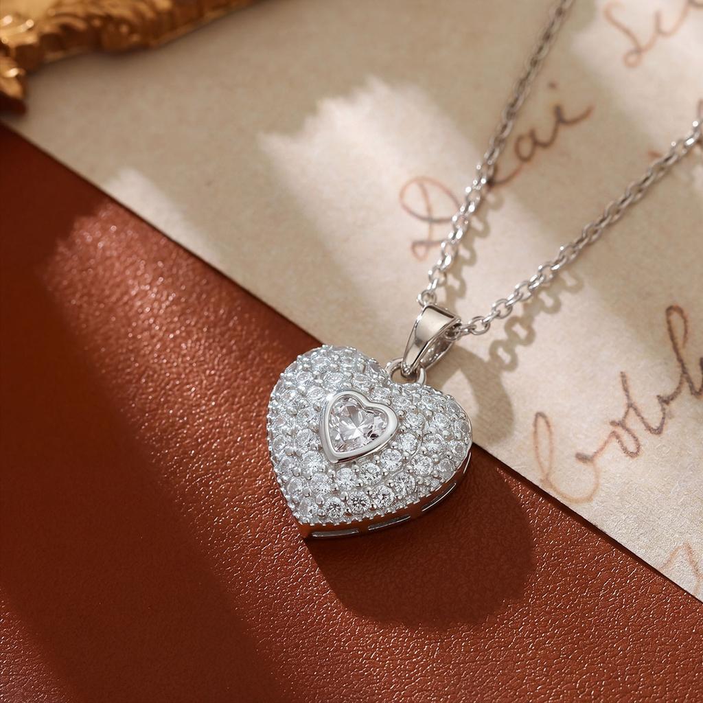 Precious Heart-shaped Pendant Necklace, Elegant and Versatile Titanium Steel Necklace