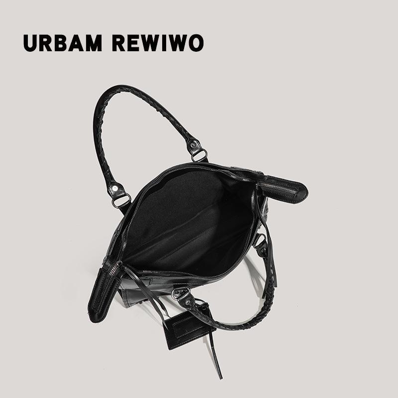Bags American Retro Shoulder Tote Bags Rivet Locomotive Bags Women Fashion Commuter Messenger Bags Women