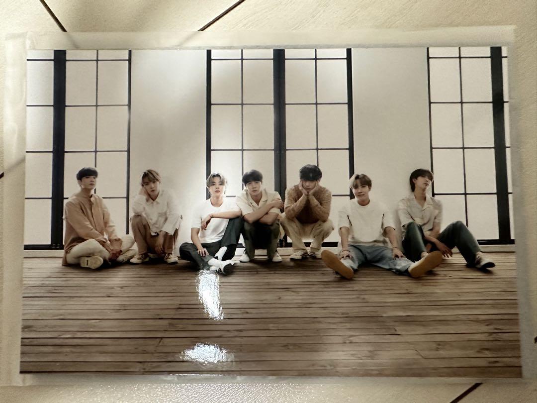 

[USED] Official BTS photos and tapestries