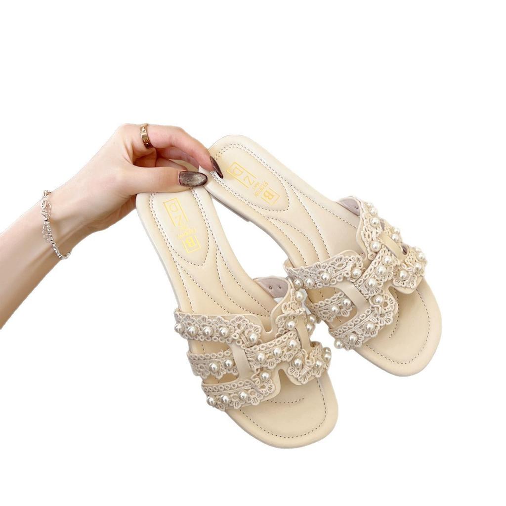 French Pearl One-word Slippers Women's Summer Wear 2025 New Super Fire Flat Bottom Small Fragrance with Skirt Beach Sandals