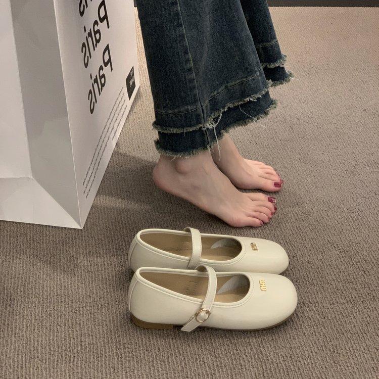 

Giant soft~ Letter fasteners retro temperament Mary Jane shoes flat bottom round head comfortable small single shoes spring and autumn small leather s 39
