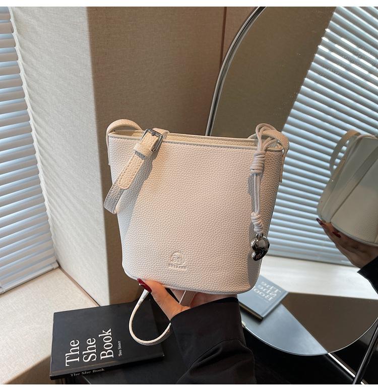 Crossbody Small Red Envelope High-end Mini Bucket New Fashion Dopamine Versatile Crossbody Shoulder Bag