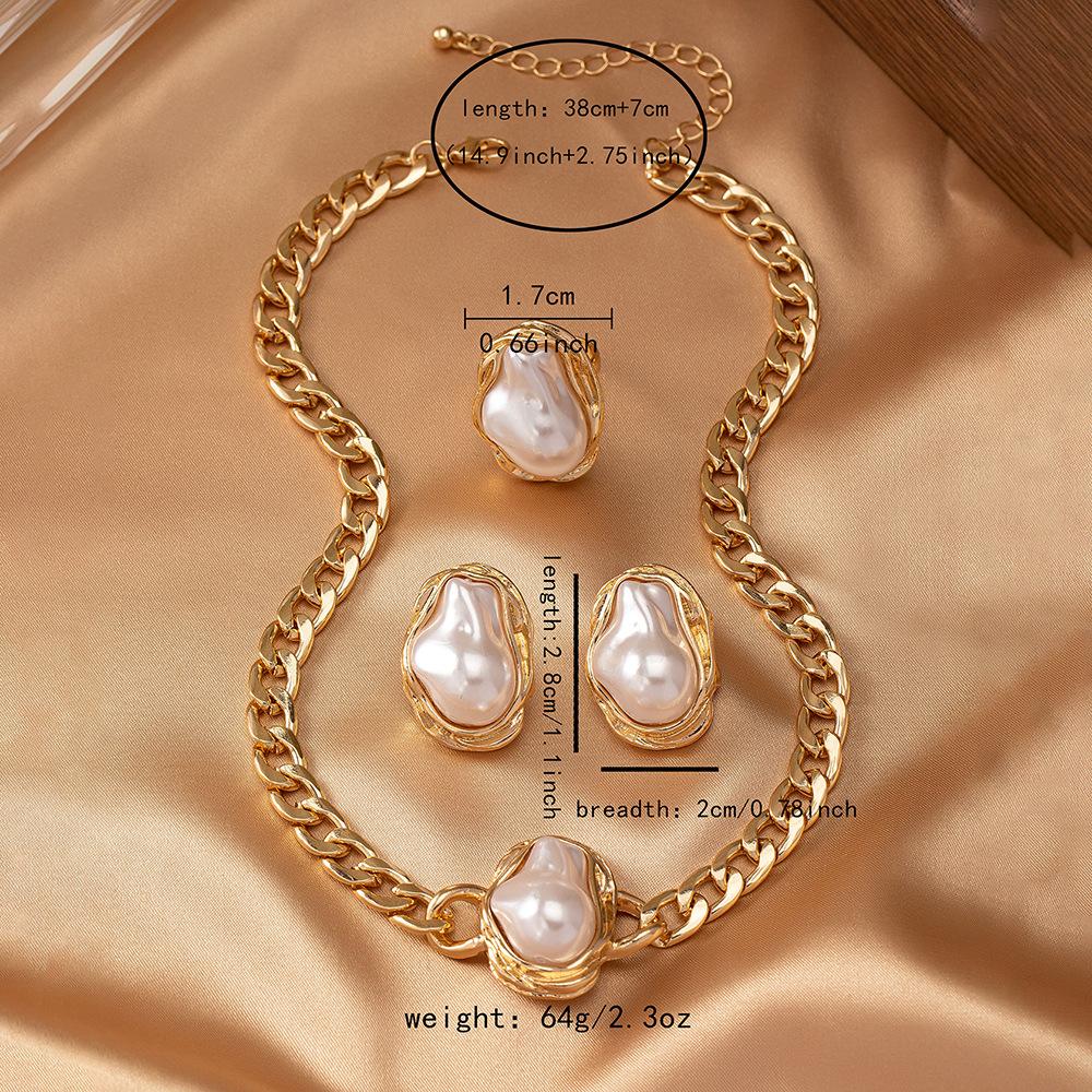 4pcs Retro Luxury Fashion Style Earrings Necklace Plus Rings Set