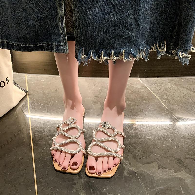 Slippers New Large Size Slippers Women's Rhinestone Flat Sandals Wear One Word Square Head Sandals