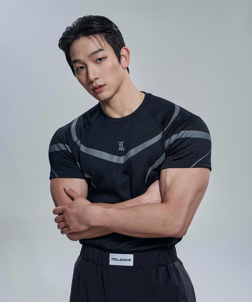 Toleonseu Active Contour Suit Short Sleeve - Black
