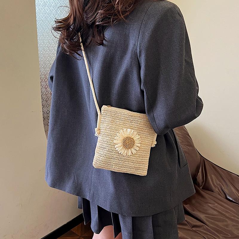 Casual Simple Woven Flower Straw Mini Shoulder Phone Bag For Women Students