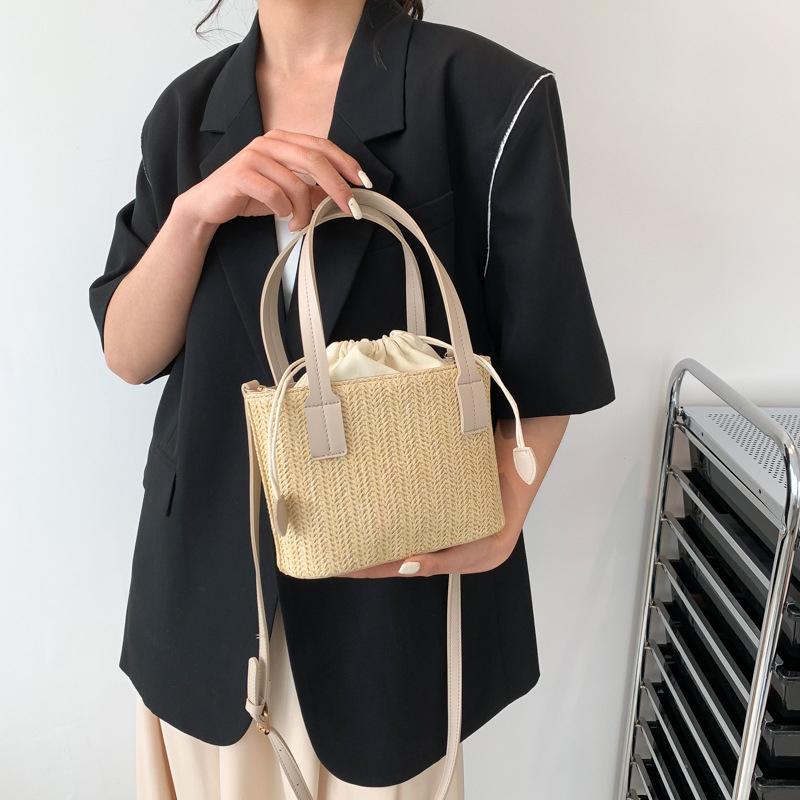 Knit Travel Bags Straw Woven Beach Bag Wrist Pack Women Handle Female Bucket Tote Bags Rattan Ladies Purses Handbag