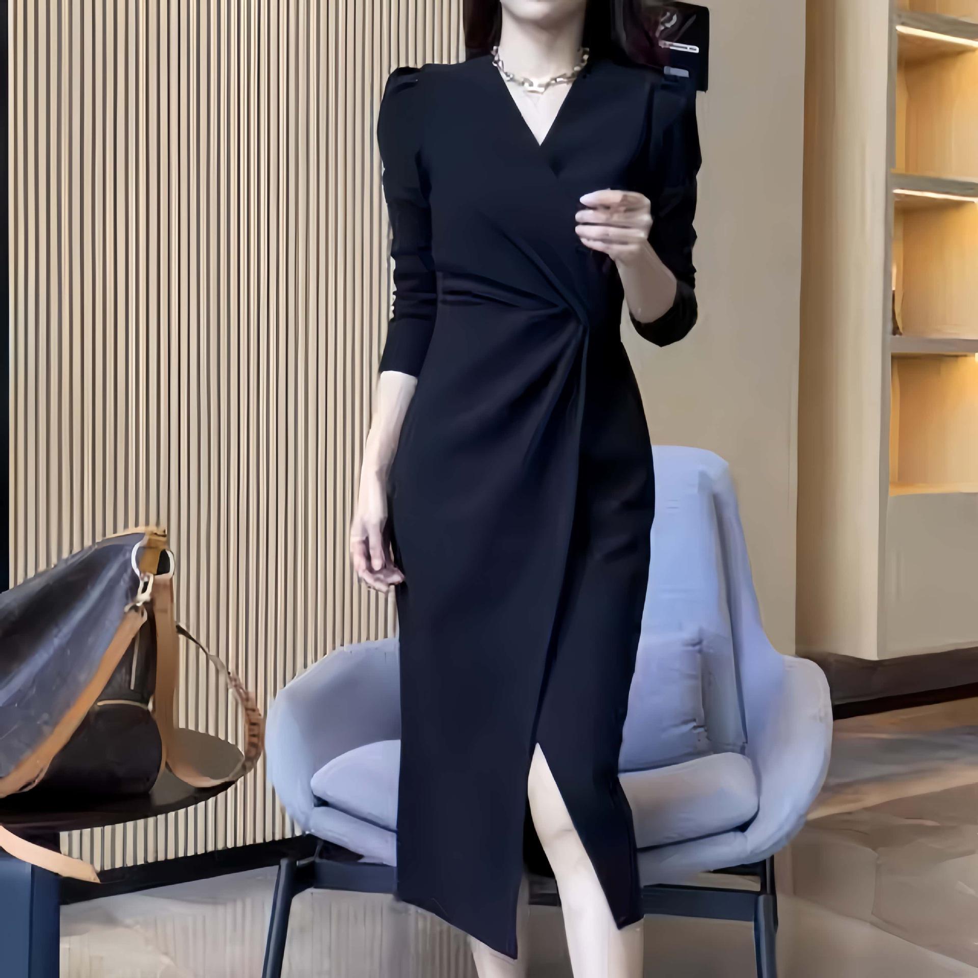 2025 Women s Plus Size V-neck Pleated Slit Dress with Twisted Knot and Cinched Waist L чёрный